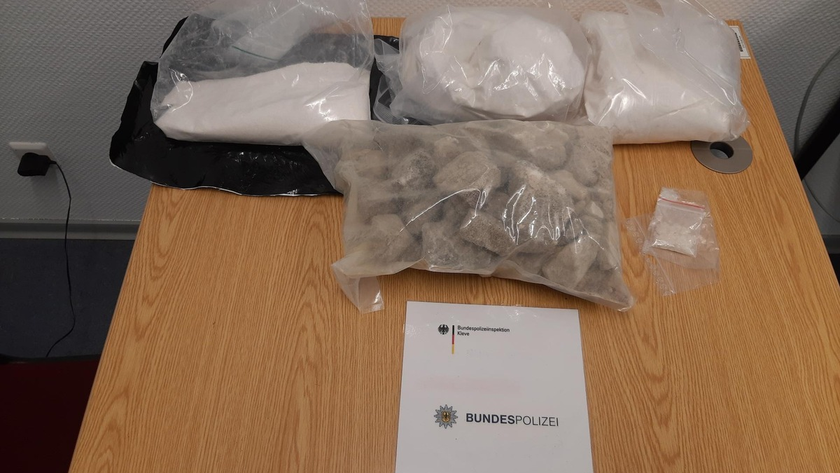 BPOL NRW: Bundespolizei stellt fünf Kilogramm Amphetamin und vier Kilogramm Crack im Wert von 230.000 EUR auf der A 57 sicher - Foto: presseportal.de