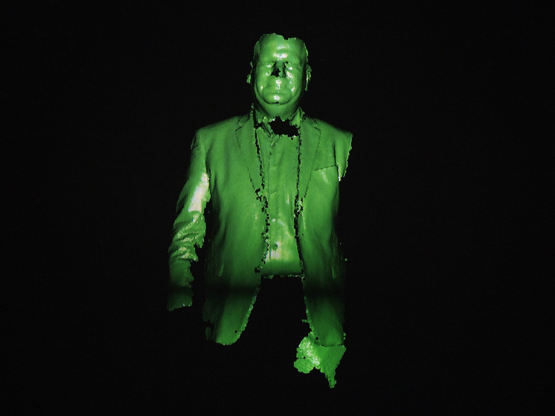 Bundesarbeitsminister Hubertus Heil testet einen landwirtschaftlichen Roboter. Laut dem SPD-Politiker wird die Arbeit auch in Zeiten der Künstlichen Intelligenz wahrscheinlich nicht ausgehen - aber in vielerlei Hinsicht anders sein. - Foto: Marijan Murat/dpa