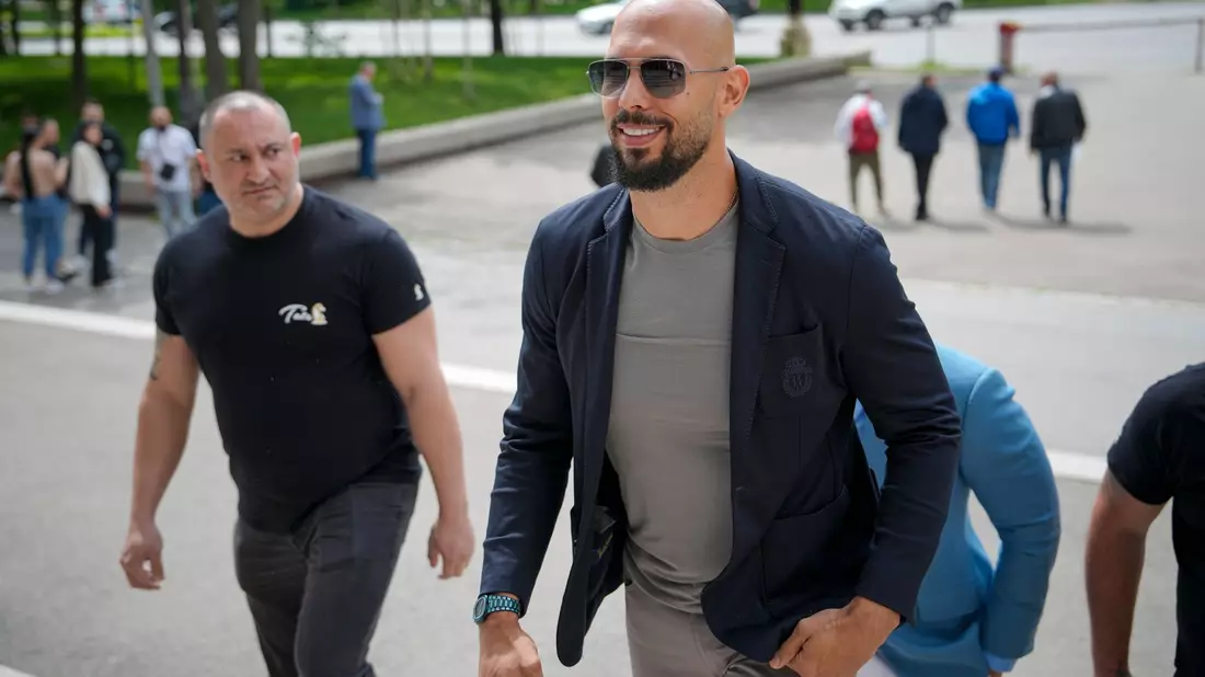 Die beiden sollen dafür zahlreiche Bankkonten in Großbritannien eingerichtet haben. - Bild: Vadim Ghirda/AP/dpa