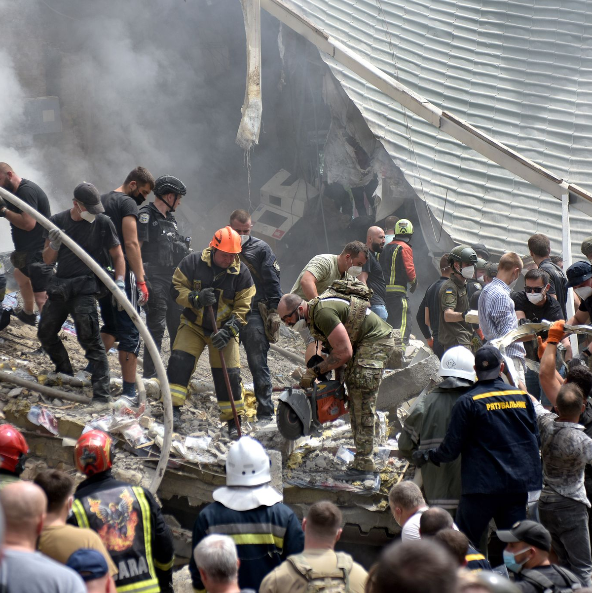 Das nach einem russischen Angriff zerstörte Kinderkrankenhaus. - Foto: Ukrinform/dpa