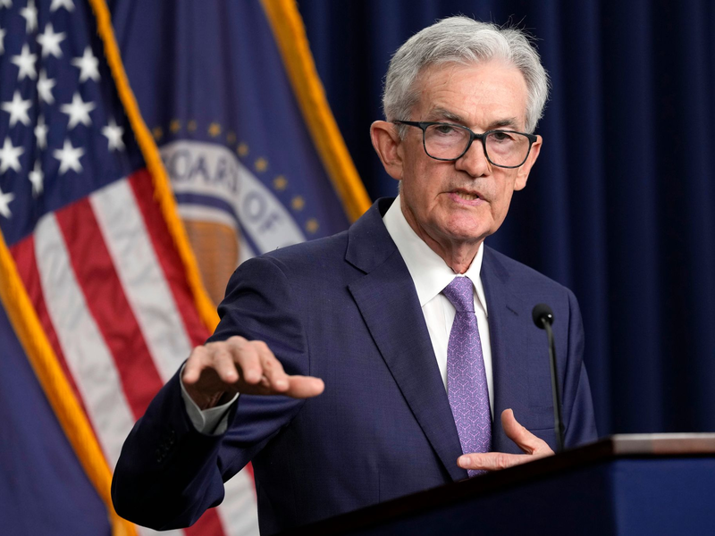 US-Notenbankpräsident Jerome Powell ist weiterhin zurückhaltend, was eine Senkung der Leitzinsen angeht. (Archivbild) - Foto: Susan Walsh/AP