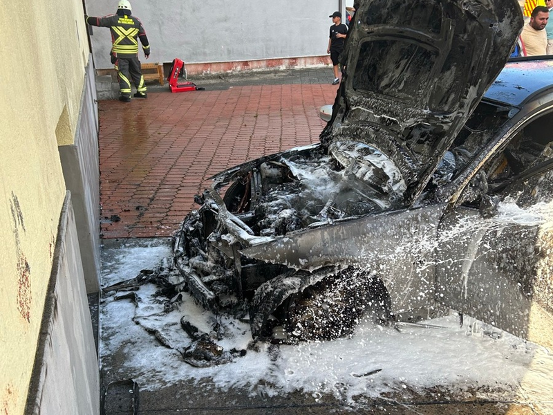 POL-PDTR: Fahrzeugbrand Esso-Tankstelle Birkenfeld - Foto: presseportal.de