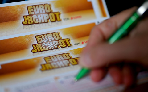 Spieler aus NRW gewinnt rund 98 Millionen Euro - Foto: Monika Skolimowska/dpa-Zentralbild/dpa