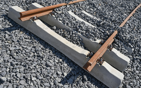 Die Bahn will mit einem neuen Baukonzept für mehr Verlässlichkeit sorgen. (Archivfoto) - Foto: Patrick Pleul/dpa