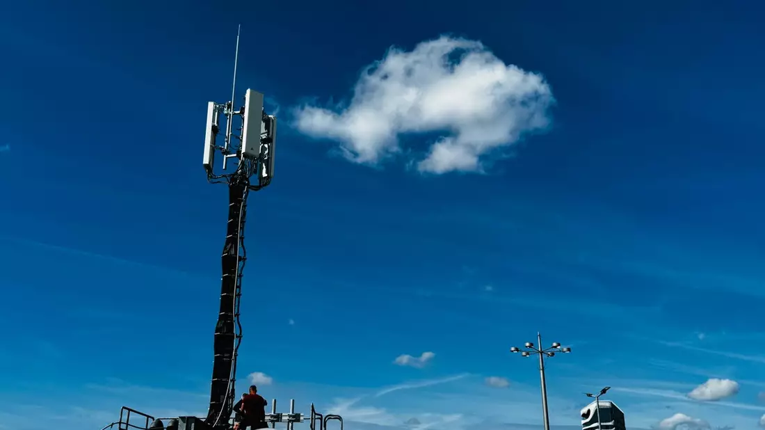 Kaum noch Platz auf Deutschlands Dächern: Neue Kompakt-Antennen erleichtern Suche nach Mobilfunkstandorten - Bild: presseportal.de