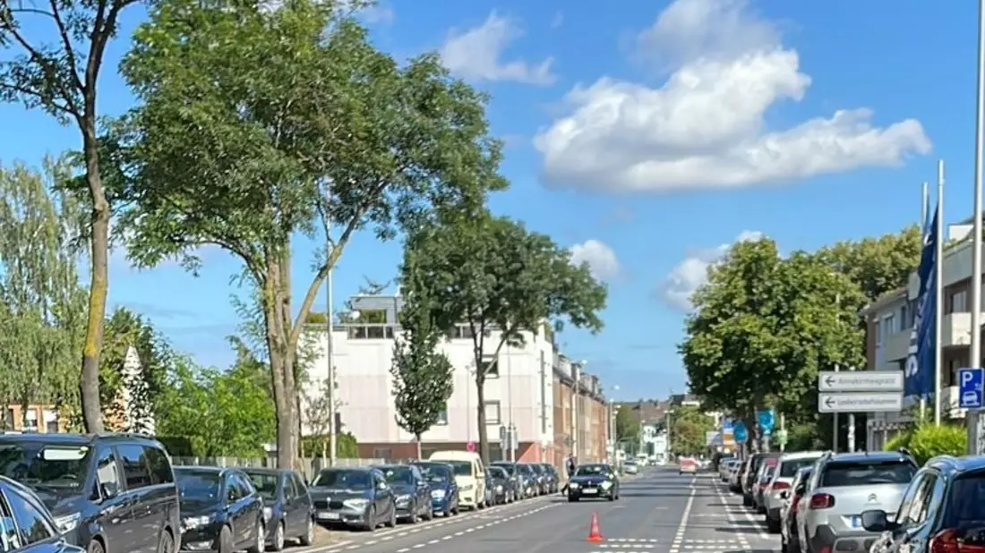 POL-DN: 1,5 Meter Abstand - Polizei Düren und Stadt Düren starten gemeinsame Aktion zur Stärkung der Sicherheit von Radfahrerinnen und Radfahrern - Bild: presseportal.de