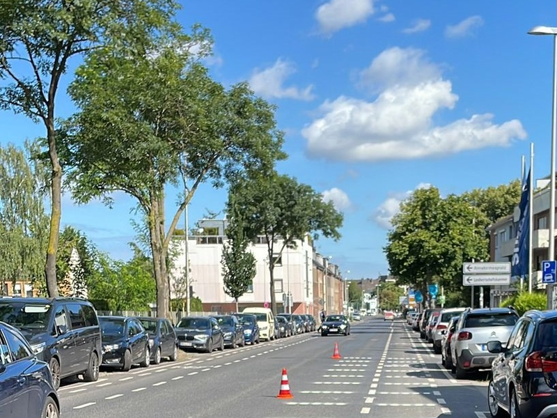 POL-DN: 1,5 Meter Abstand - Polizei Düren und Stadt Düren starten gemeinsame Aktion zur Stärkung der Sicherheit von Radfahrerinnen und Radfahrern - Foto: presseportal.de