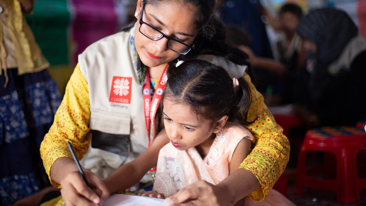 Caritas international: Menschen in Not mit 110 Millionen Euro geholfen / Jahresbericht: Weltweit 7,4 Millionen Hilfsbedürftige unterstützt - Kritik an Budgetkürzungen der Bundesregierung - Foto: presseportal.de