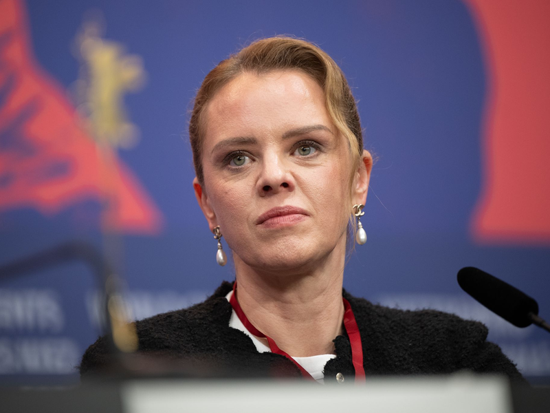 Von Julia von Heinz stammt der Film «Und morgen die ganze Welt». - Foto: Sebastian Christoph Gollnow/dpa