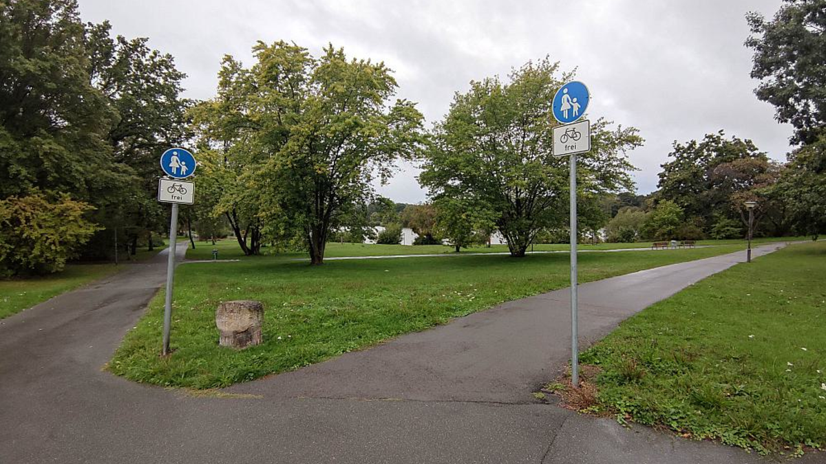Fahrrad- und Fußgängerweg in einem Park (Archiv) - Foto: über dts Nachrichtenagentur