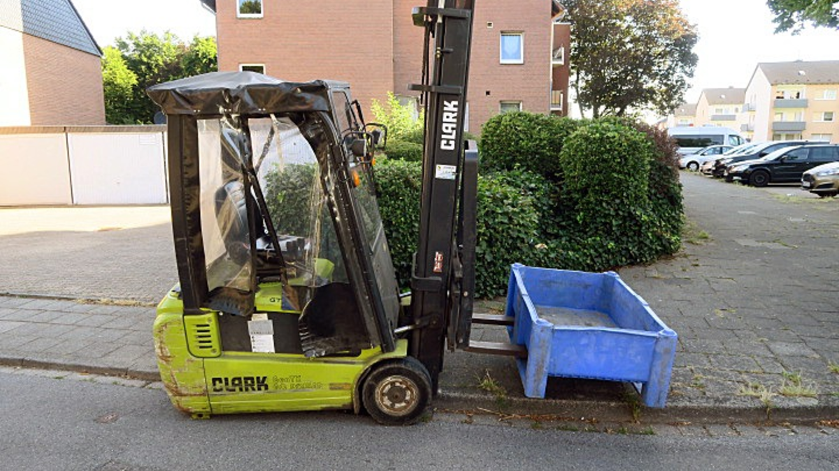POL-MG: Einbruch auf Firmengelände | Dieb flüchtet mit Gabelstapler - Foto: presseportal.de