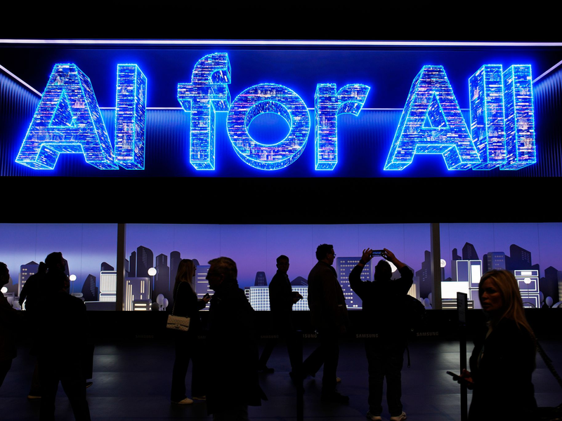 Samsung hat in Paris neue Smartphones und Gadgets vorgestellt, die über KI-Funktionen verfügen. - Foto: John Locher/AP