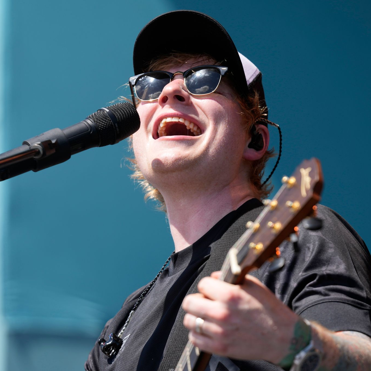 Auf seinem achten Album verarbeitet Ed Sheeran süd- und westasiatische Klänge. (Archivbild) - Foto: Wilfredo Lee/AP/dpa