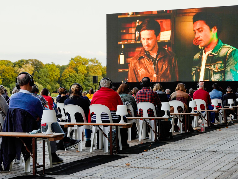 Nah am Wasser gebaut: das Filmfestival in Ludwigshafen am Rhein. - Foto: Uwe Anspach/dpa