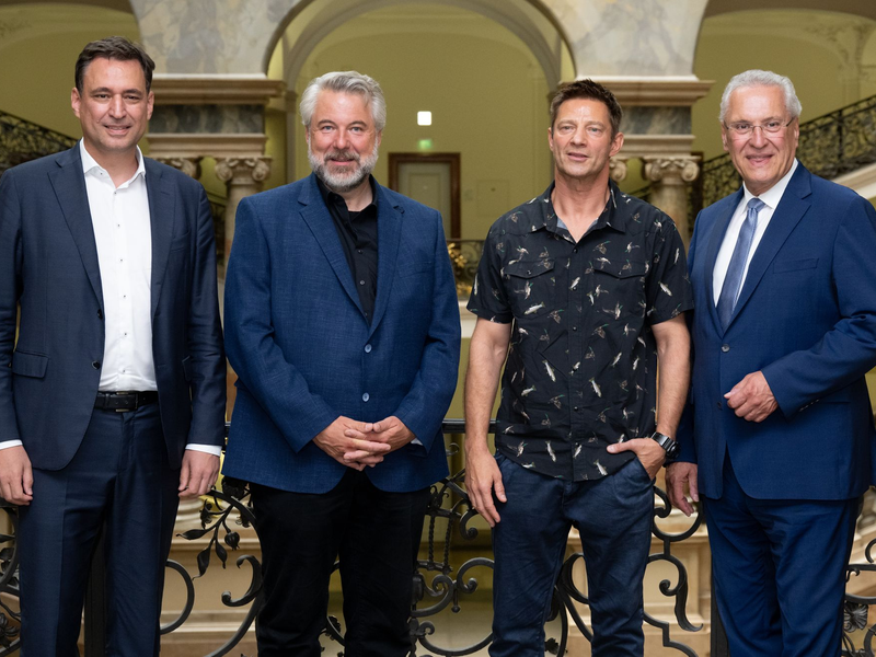 Die Rosenheim-Cops zu Gast im Justizpalast - Foto: Sven Hoppe/dpa