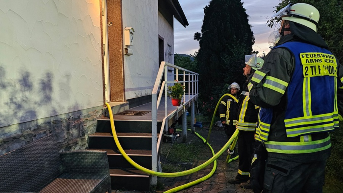 FW-AR: Kellerbrand in Wohngebäude - Foto: presseportal.de