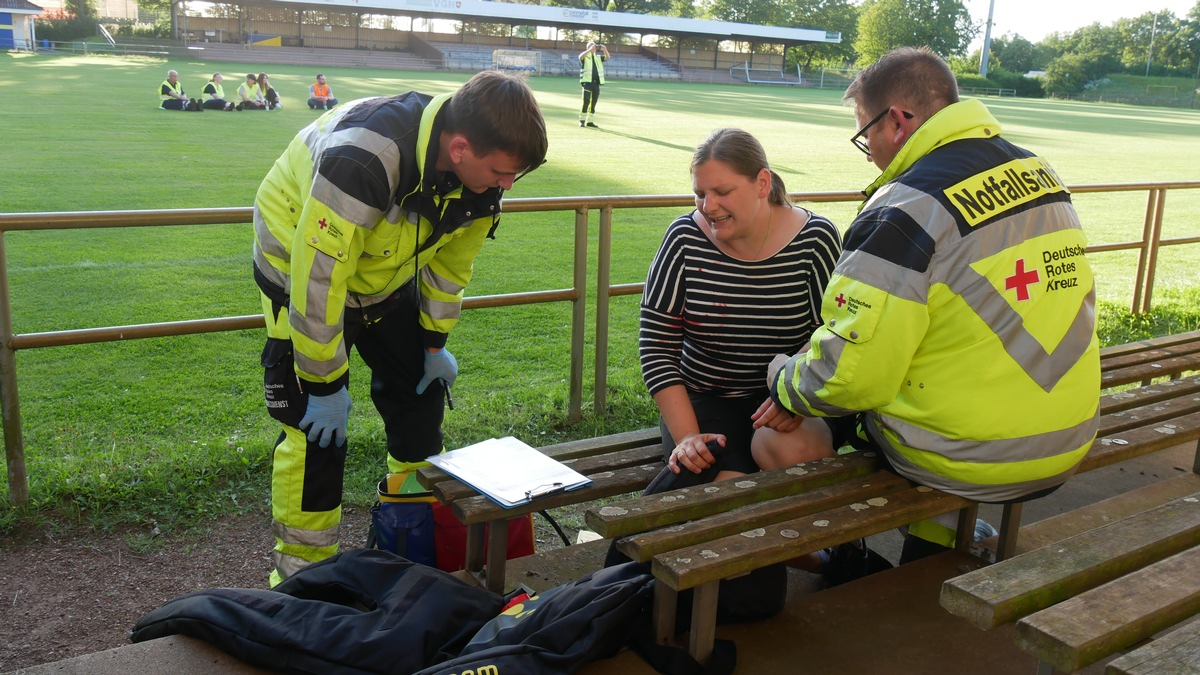 FW Celle: Rettungsdienst und Feuerwehr üben gemeinsam einen Massenanfall an Verletzten - Foto: presseportal.de