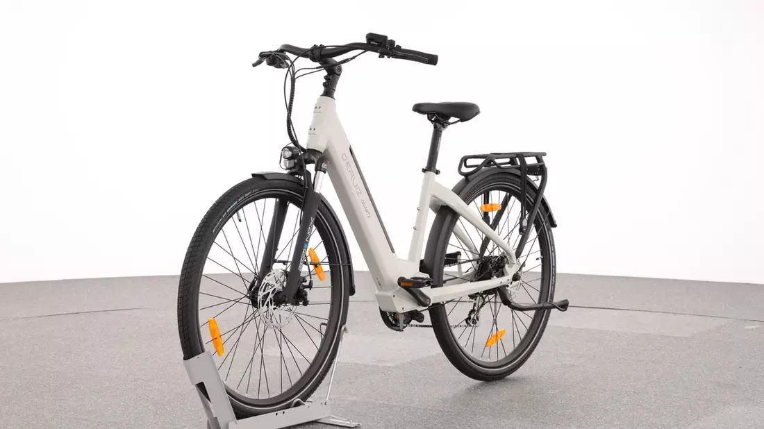 ADAC Test: Nur zwei von zehn Pedelecs sind gut / Untersucht wurden Tiefeinsteiger für unter 2000 Euro / Die größten Defizite liegen beim Motor - Bild: presseportal.de
