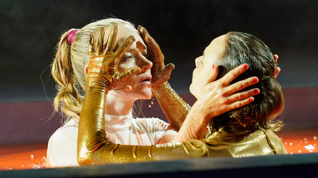Die Niebelungen-Festspiele sind ein kulturelles und bildstarkes Highlight - hier ein Archivbild von 2023. - Bild: Uwe Anspach/dpa
