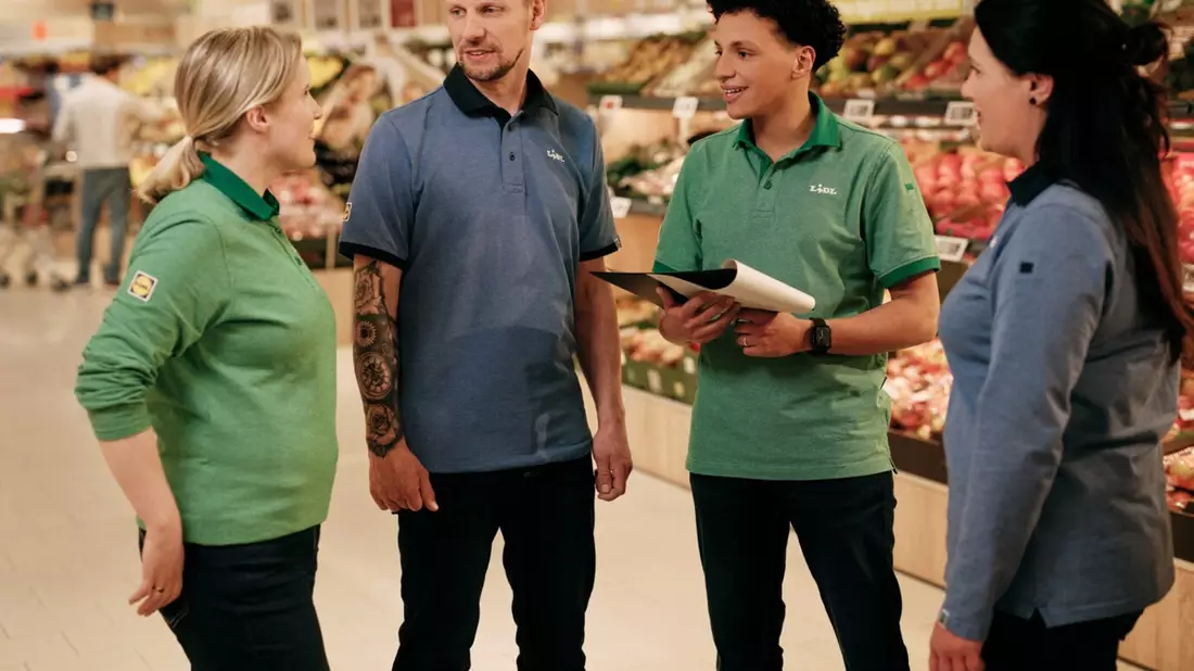 Lidl setzt Zeichen: Mindesteinstiegslohn steigt auf 15 Euro pro Stunde / Mit der Erhöhung des Mindesteinstiegslohns auf 15 Euro liegt Lidl nun mehr als 20 Prozent über dem gesetzlichen Mindestlohn - Bild: presseportal.de