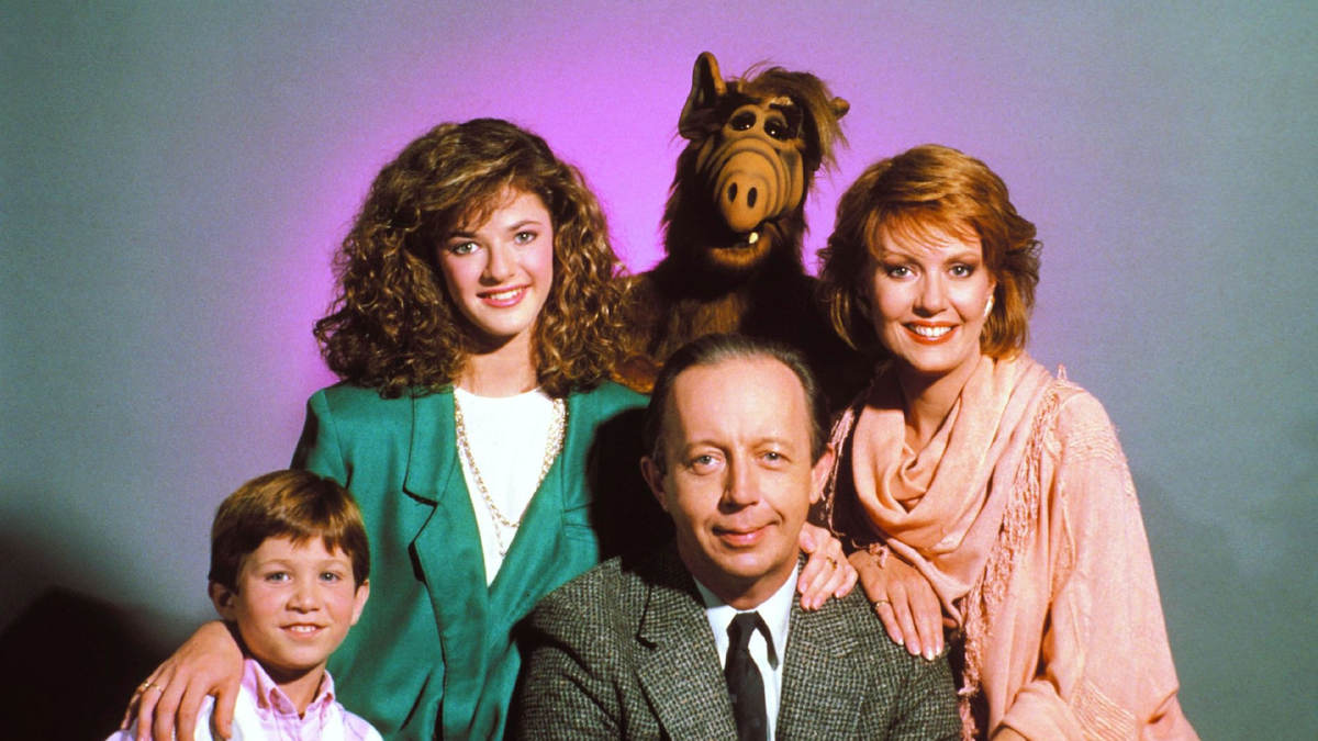 Heile TV-Welt: Die Hauptdarsteller der Serie «Alf». Benji Gregory (l.) spielte Sohn Brian Tanner. (Archivfoto)  - Foto: NITRO/dpa