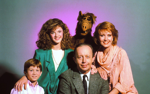 Heile TV-Welt: Die Hauptdarsteller der Serie «Alf». Benji Gregory (l.) spielte Sohn Brian Tanner. (Archivfoto)  - Foto: NITRO/dpa