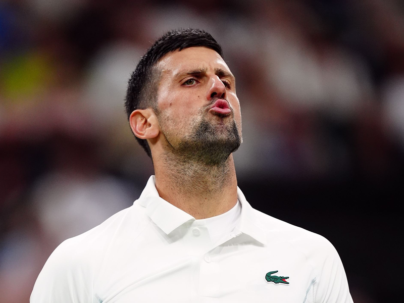 Novak Djokovic trifft im Halbfinale am Freitag auf Lorenzo Musetti. - Foto: Mike Egerton/PA Wire/dpa