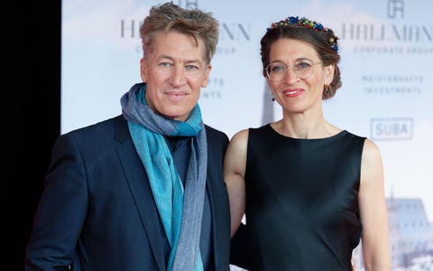 Tobias Moretti ist nicht nur ein Schauspiel-Star. Gemeinsam mit seiner Frau Julia betreibt er eine Landwirtschaft in Tirol. (Bild: Archiv) - Foto: Henning Kaiser/dpa