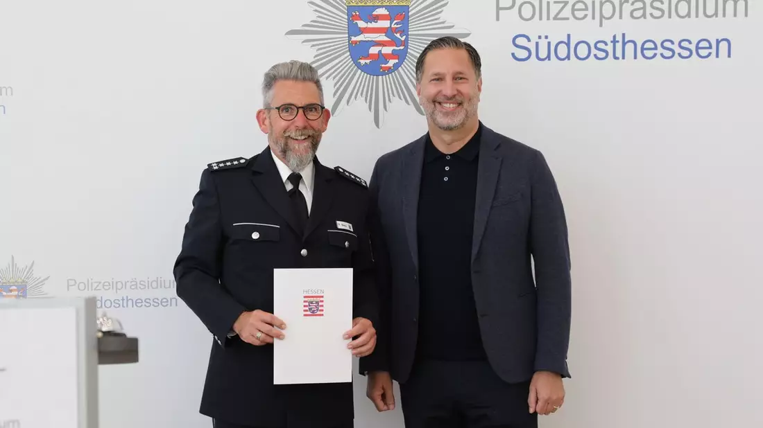 POL-OF: Verabschiedung in den Ruhestand: Rudolf Rudi Neu gibt sein letztes dienstliches Statement - Bild: presseportal.de