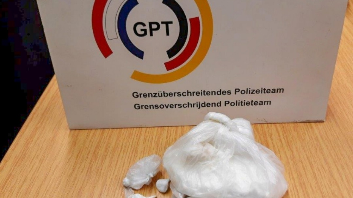 BPOL-BadBentheim: Kokain im Wert von rund 7.500 Euro in der Unterhose - Foto: presseportal.de