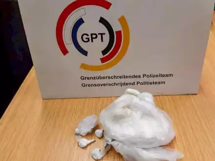 BPOL-BadBentheim: Kokain im Wert von rund 7.500 Euro in der Unterhose - Foto: presseportal.de