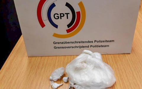 BPOL-BadBentheim: Kokain im Wert von rund 7.500 Euro in der Unterhose - Foto: presseportal.de
