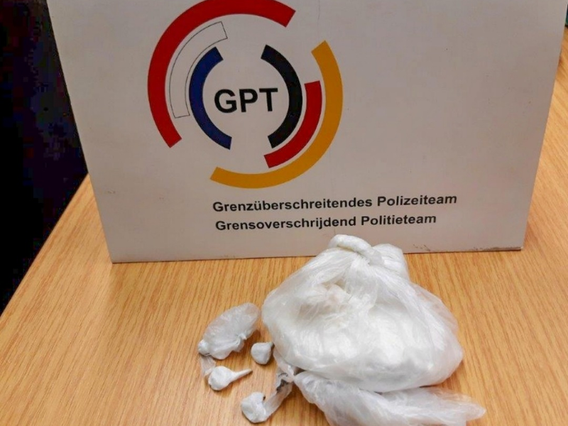 BPOL-BadBentheim: Kokain im Wert von rund 7.500 Euro in der Unterhose - Foto: presseportal.de