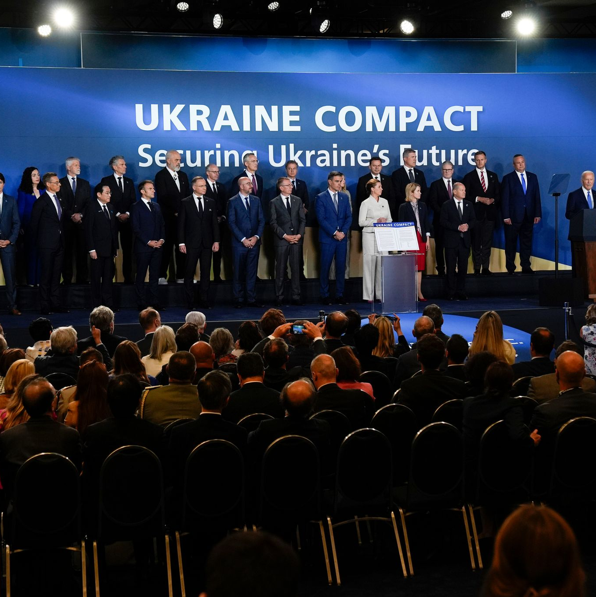 Die ersten beiden Tage kam Biden als Gastgeber nahezu pannenfrei durch. - Foto: Matt Rourke/AP