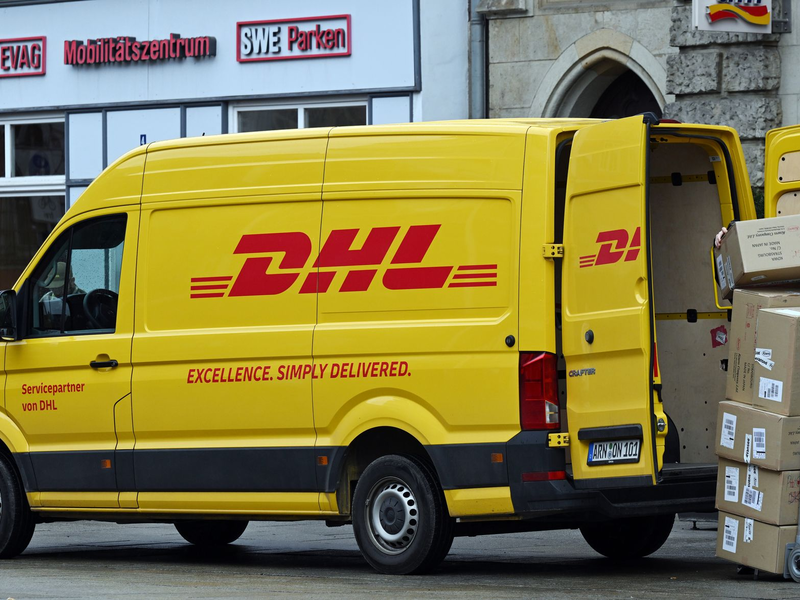 Die neue Differenzierung veranlasst DHL, seine Produktpalette etwas zu ändern. (Symbolbild) - Foto: Martin Schutt/dpa