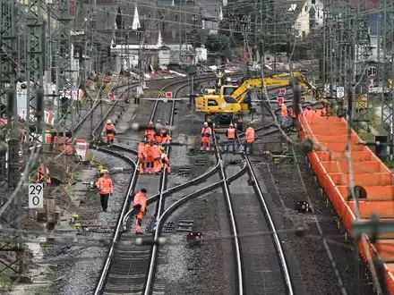 Die Riedbahn ist das wichtigste Bauprojekt der Deutschen Bahn im laufenden Jahr. (Archivbild) - Foto: Arne Dedert/dpa