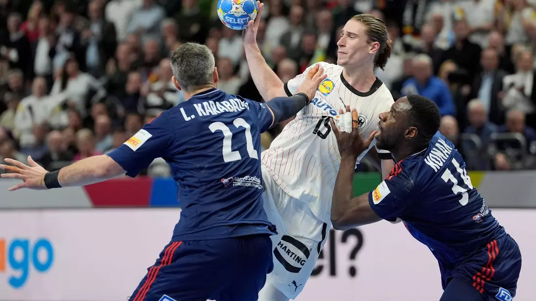 Die DHB-Auswahl absolviert am Samstag in Vorbereitung auf die Olympischen Spiele ein Test-Länderspiel gegen Frankreich. - Bild: Sören Stache/dpa