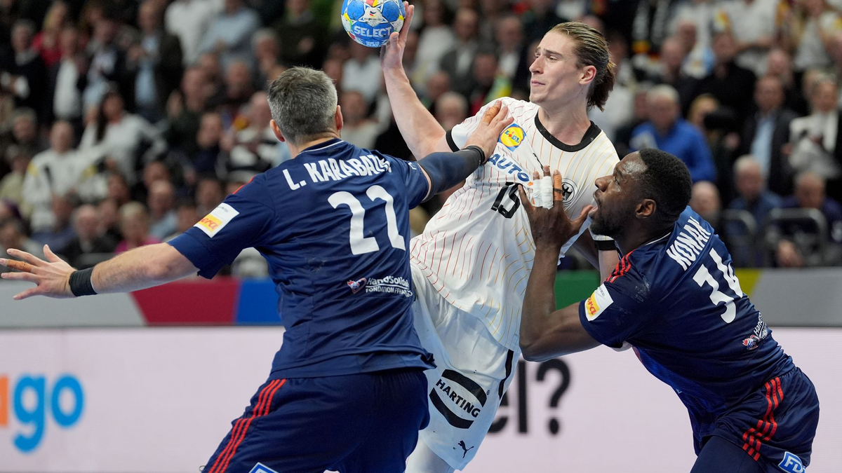 Die DHB-Auswahl absolviert am Samstag in Vorbereitung auf die Olympischen Spiele ein Test-Länderspiel gegen Frankreich. - Foto: Sören Stache/dpa