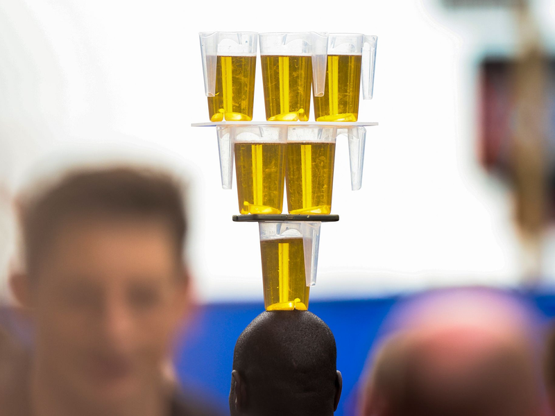 Die Fußball-EM hatte Veltins zufolge keinen positiven Effekt auf den Bierabsatz in Deutschland. (Symbolbild) - Foto: Christoph Reichwein/dpa