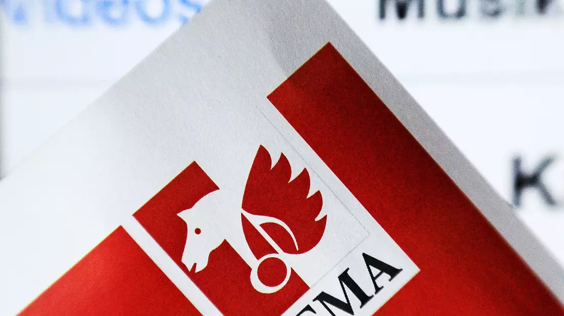 Aus Sicht der Gema sollten KI-Firmen, die auf Grundlage bestehender Kompositionen Musik generieren, zur Kasse gebeten werden. (Archivbild) - Bild: Marcus Brandt/dpa