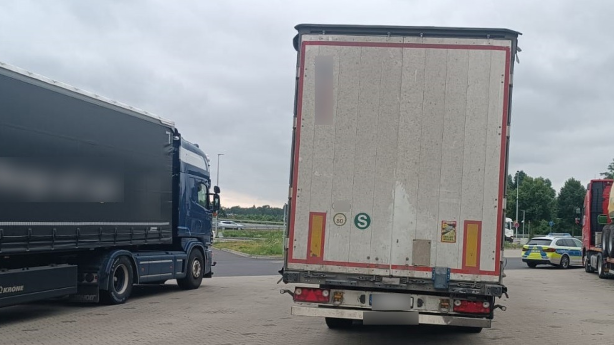 POL-OH: Sattelauflieger mit gefährlichen Mängeln aus dem Verkehr gezogen - Mit 62 Prozent Überladung auf der Autobahn unterwegs - Foto: presseportal.de