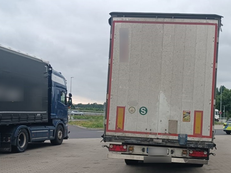 POL-OH: Sattelauflieger mit gefährlichen Mängeln aus dem Verkehr gezogen - Mit 62 Prozent Überladung auf der Autobahn unterwegs - Foto: presseportal.de