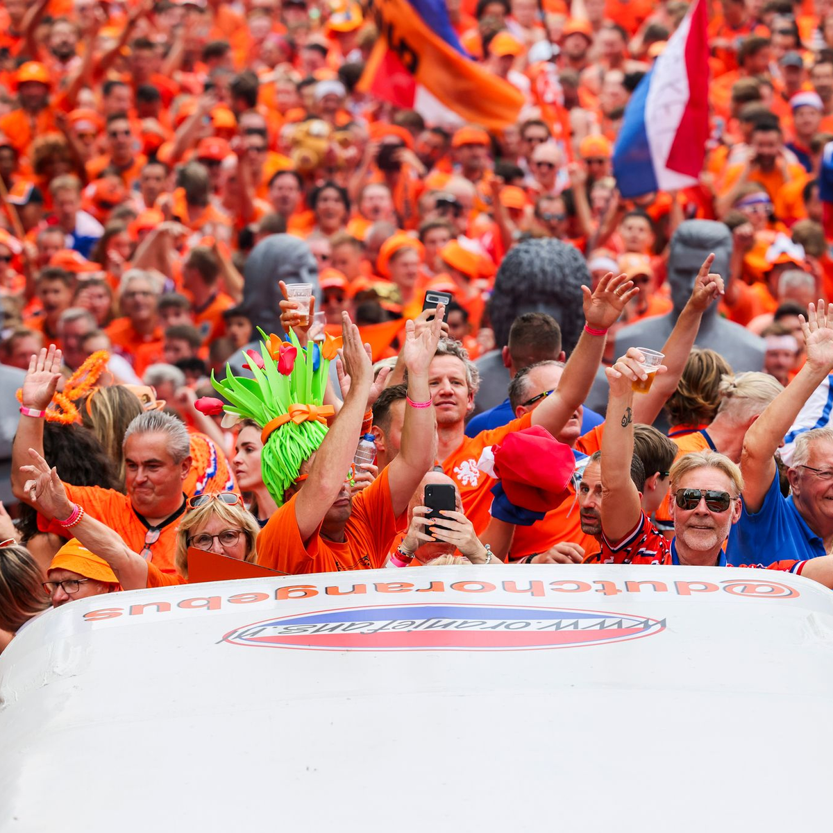 Die niederländischen Fans wurden mit ihren EM-Partys legendär - Foto: Christoph Reichwein/dpa