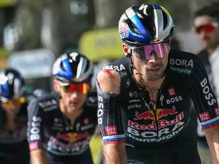 Primoz Roglic war auf der zwölften Etappe wenige Kilometer vor dem Ziel gestürzt. - Foto: Marco Bertorello/AFP/dpa