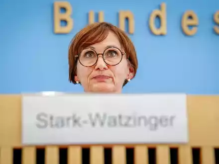 Steht in der sogenannten Fördergeld-Affäre unter Druck: Bildungsministerin Stark-Watzinger. (Archivbild) - Foto: Kay Nietfeld/dpa