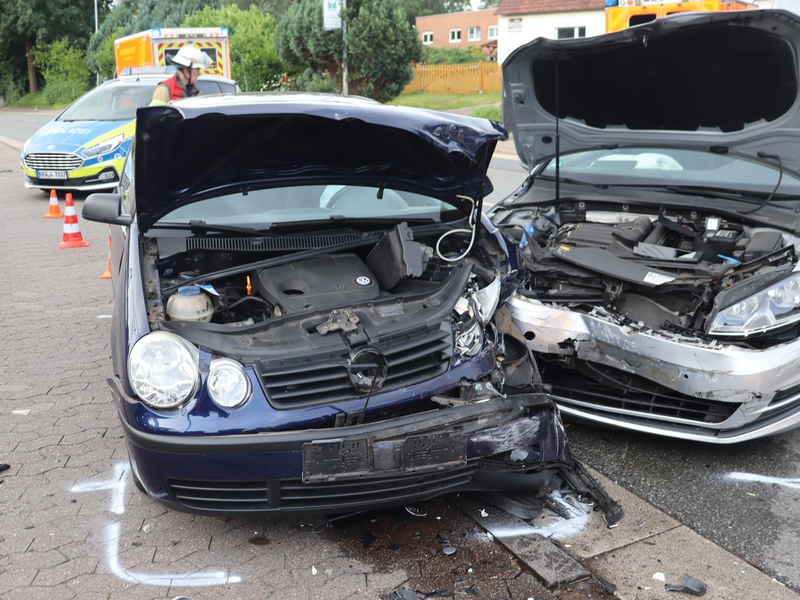 POL-HF: Gegenverkehr übersehen- Zusammenstoß beim Linksabbiegen - Foto: presseportal.de