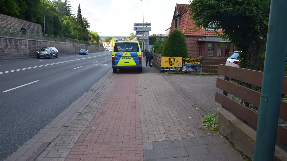 POL-HM: Gestürzte Fahrerin eines Elektrorollers - Polizei sucht Zeugen - Bild: presseportal.de