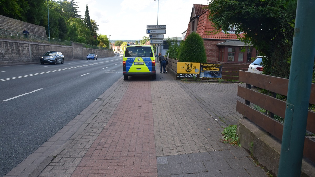 POL-HM: Gestürzte Fahrerin eines Elektrorollers - Polizei sucht Zeugen - Foto: presseportal.de