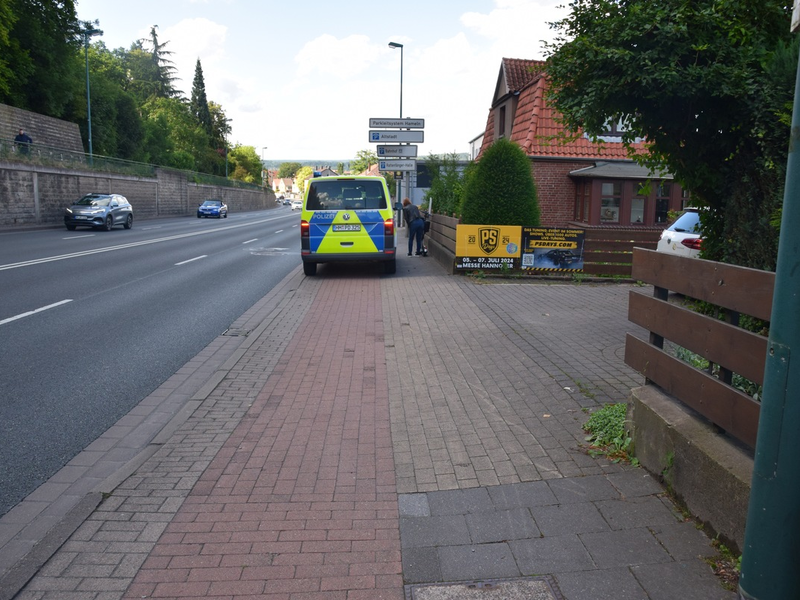 POL-HM: Gestürzte Fahrerin eines Elektrorollers - Polizei sucht Zeugen - Foto: presseportal.de