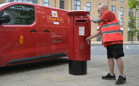 Der König ist seit September 2022 im Amt. - Foto: Royal Mail/PA Media/dpa